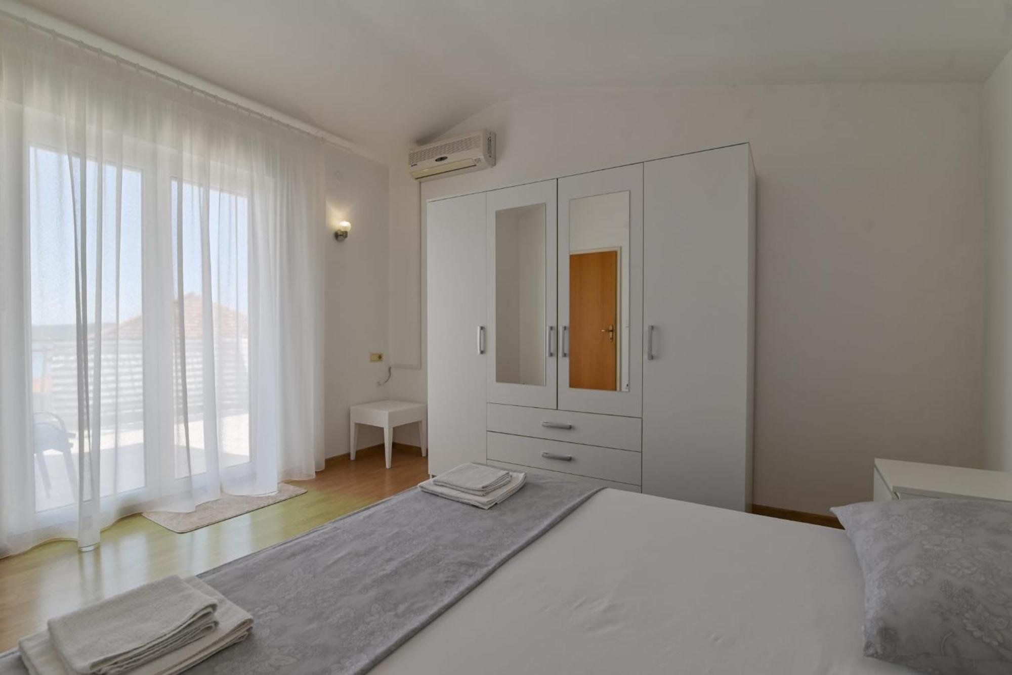 Rina Vacation Home Traù Esterno foto